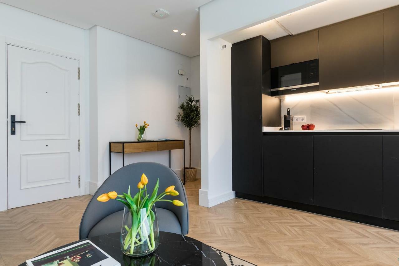 Feelathome Waldorf Suites Apartments Madrid Exterior foto